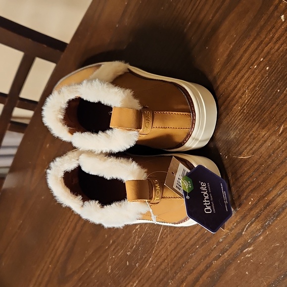 Toms Sneakers - Picture 3 of 3